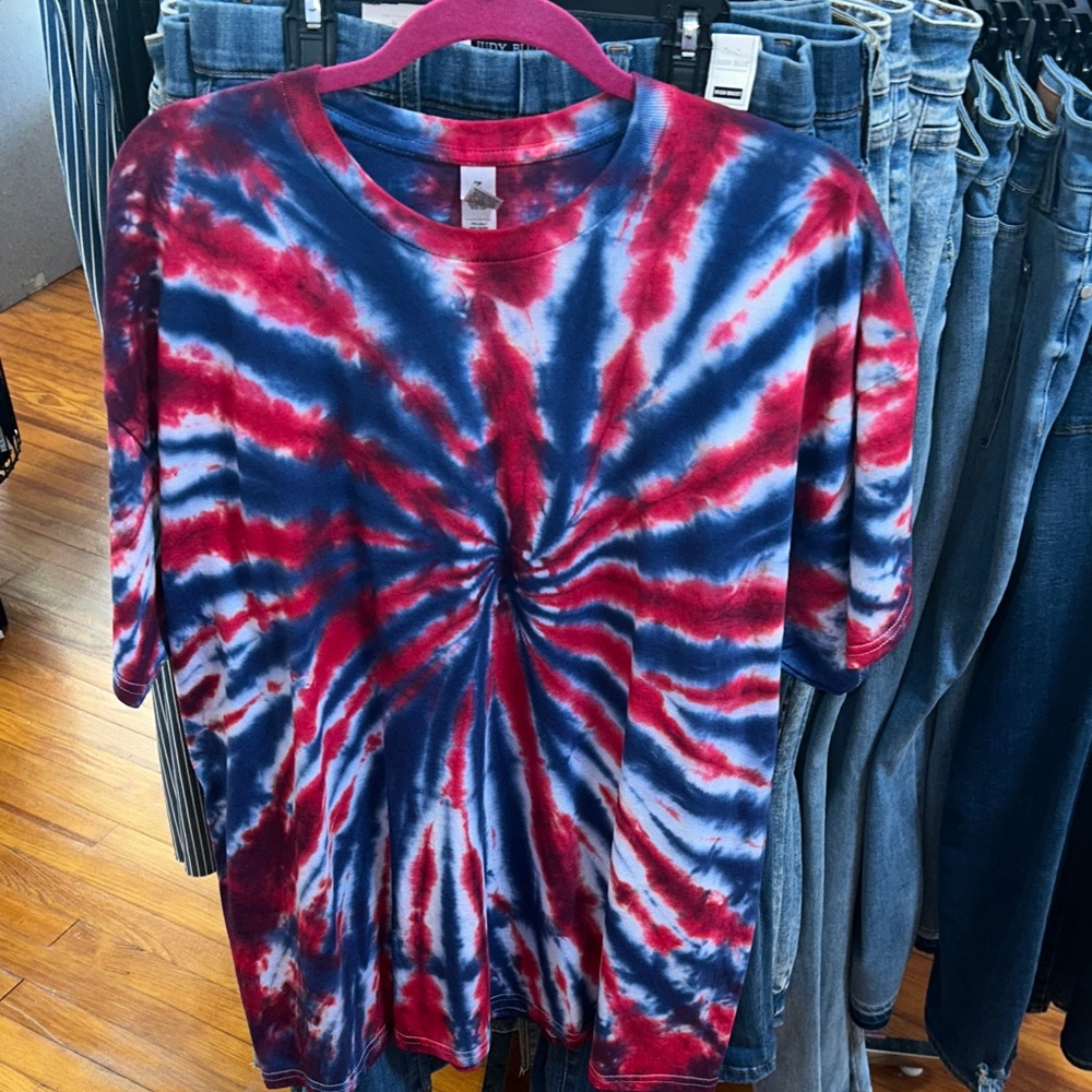 Unisex Gildan Red & Navy Spiral Tie-Dye Tee